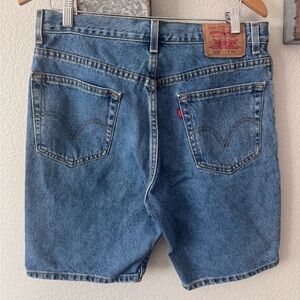 Mens 550 relaxed levi denim shorts size 34